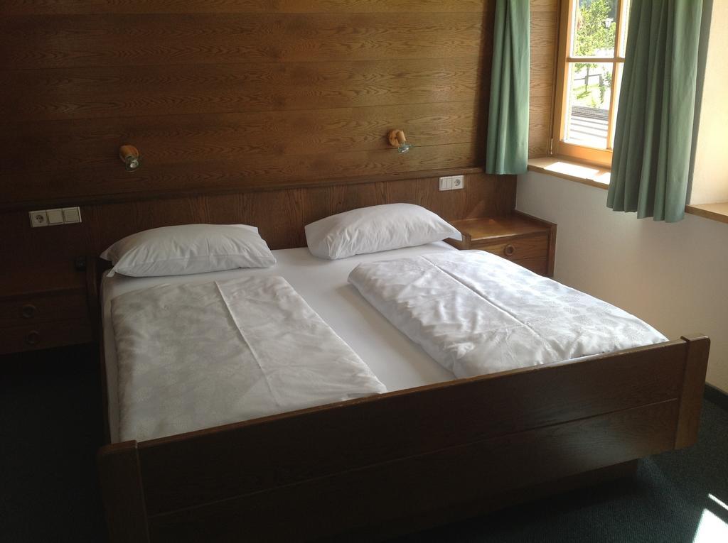 Garni Pineta Hotel San Martino in Badia Værelse billede