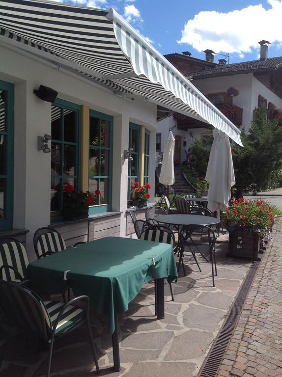 Garni Pineta Hotel San Martino in Badia Eksteriør billede